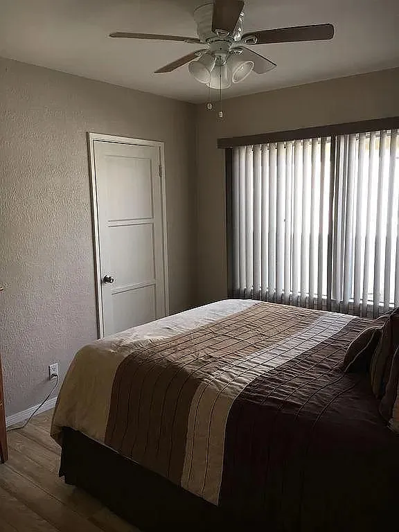 2 bed, 1.5 bath, 1352 sqft, $1,300 — Photo 2