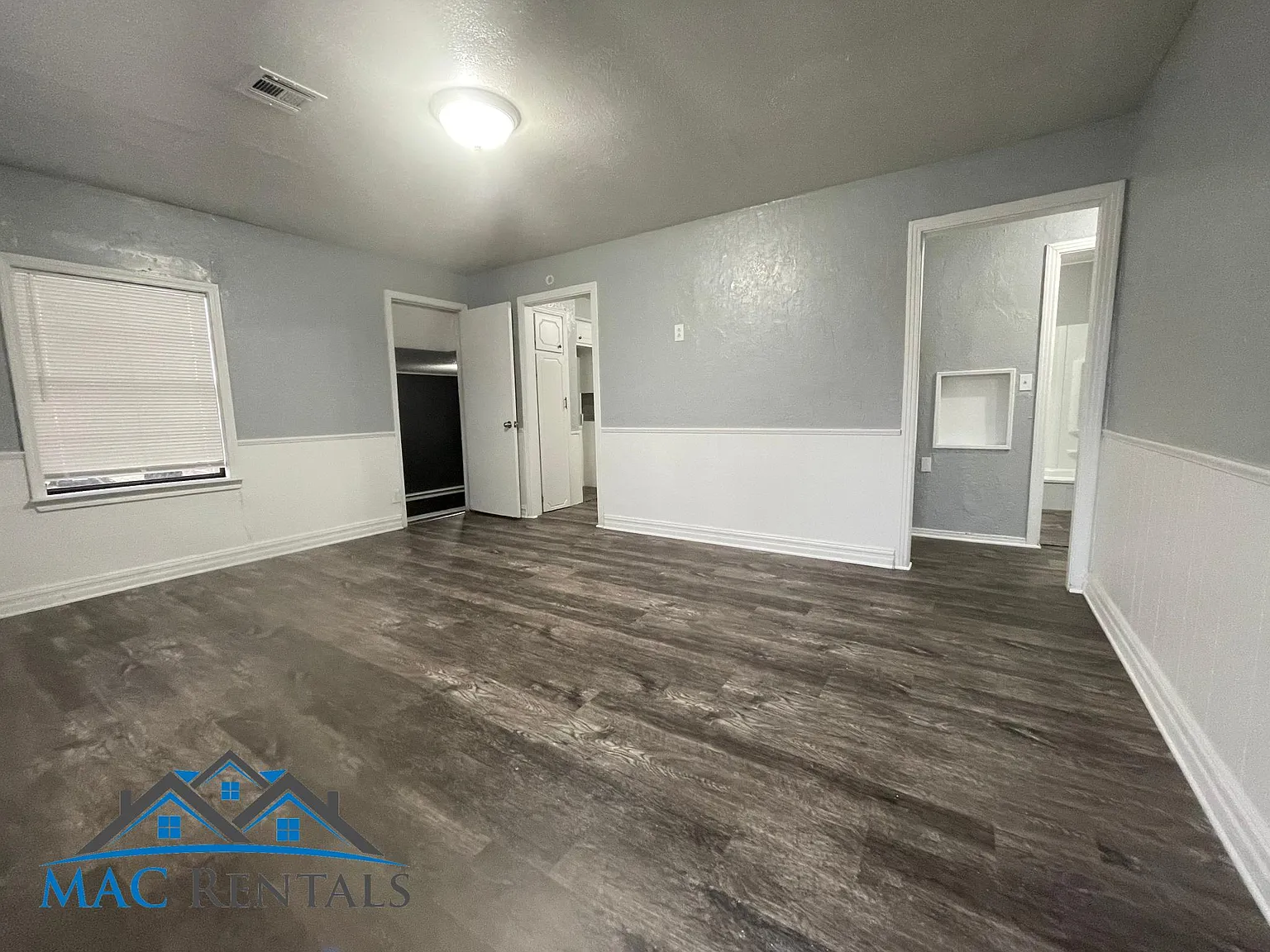 3 bed, 996 sqft, $1,000 — Photo 2