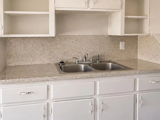 613 Stringer Street — Photo 3