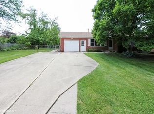 23 Pine Ave, Lake Zurich, IL 60047