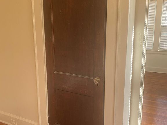 3rd image of 558 S Clinton St Floor 2
