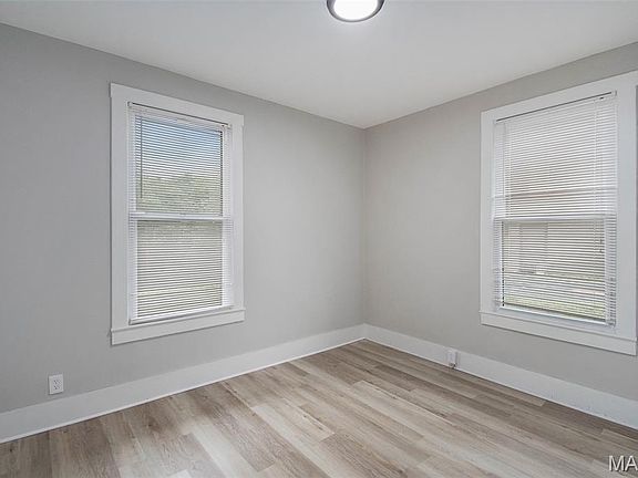 5th image of 308 Madison Ave