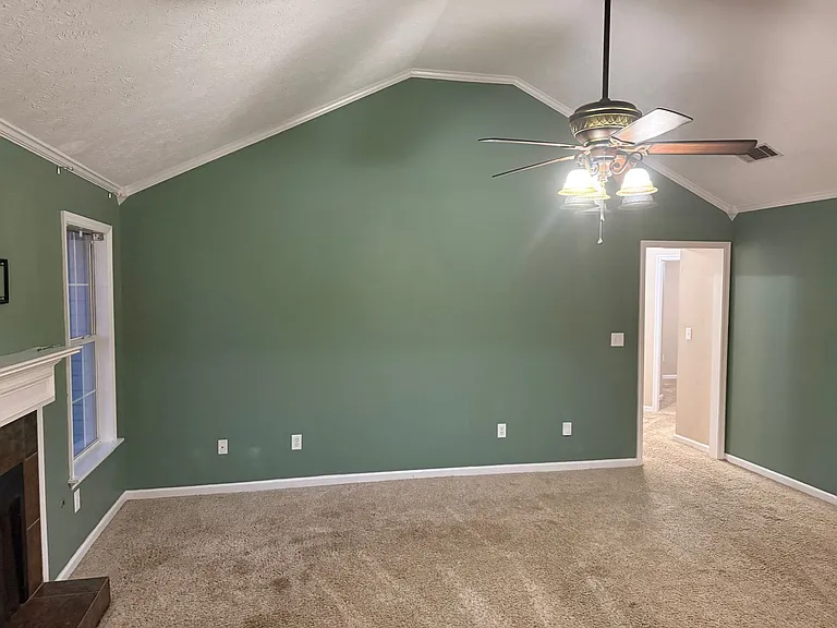 106 Thorton Dr — Photo 7