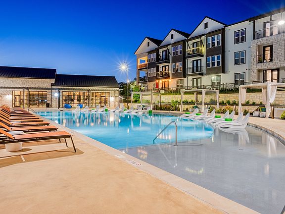 The amenity offering of Yaupon by Windsor has been tailored to serve all of your daily lifestyle needs.