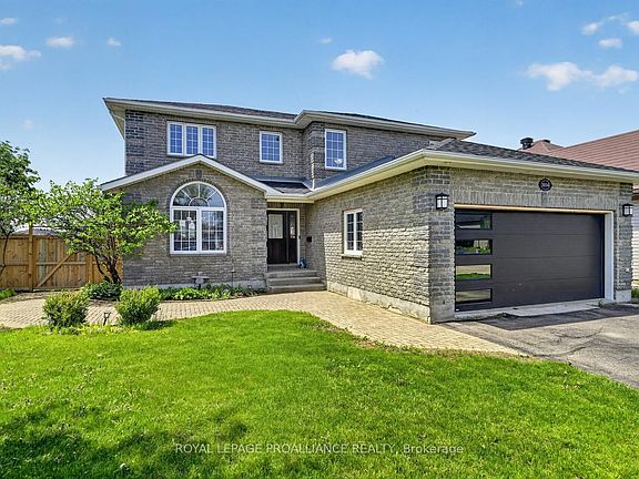 3rd image of 1014 Crestwood Dr