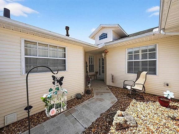 4th image of 26627 Racquet Cir