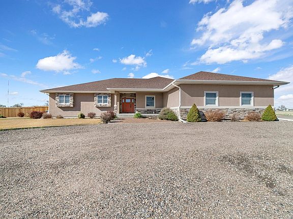 3rd image of 5 Trailside Dr
