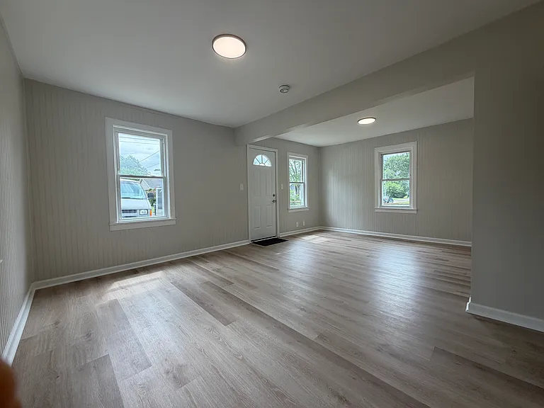 2537 Broadway St — Photo 19