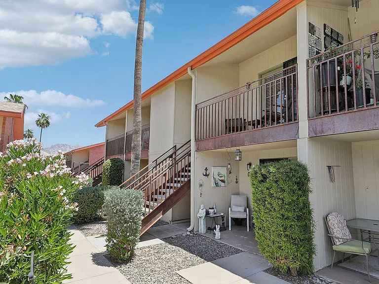 22-web-or-mls-E_Hampton_St_-_Unit_232_-_002