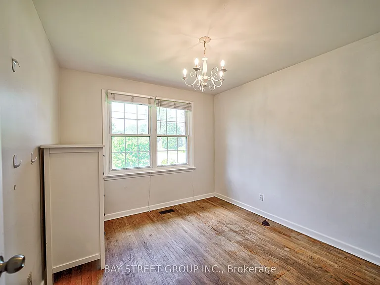 35 Camwood Cres — Photo 22
