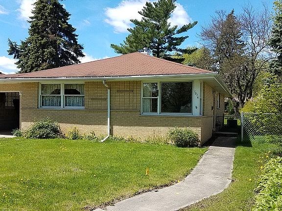2nd image of 1016 S Douglas Ave