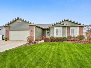 108 E 37th Ave, Hutchinson, KS 67502