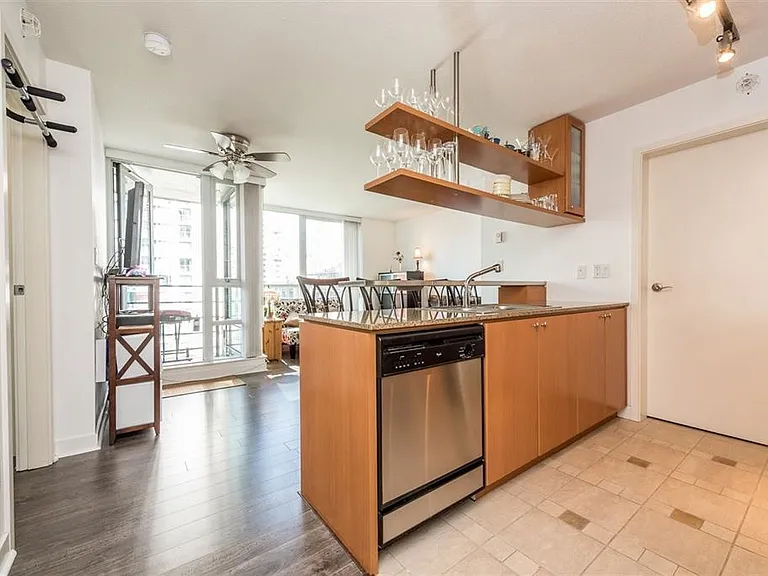 1495 Richards St #707 — Photo 4