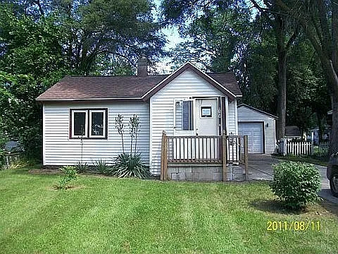 1519 Bradford St NE photo 1