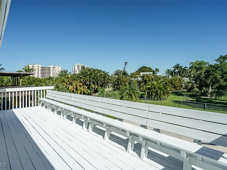 140 Estrellita Dr — Photo 15
