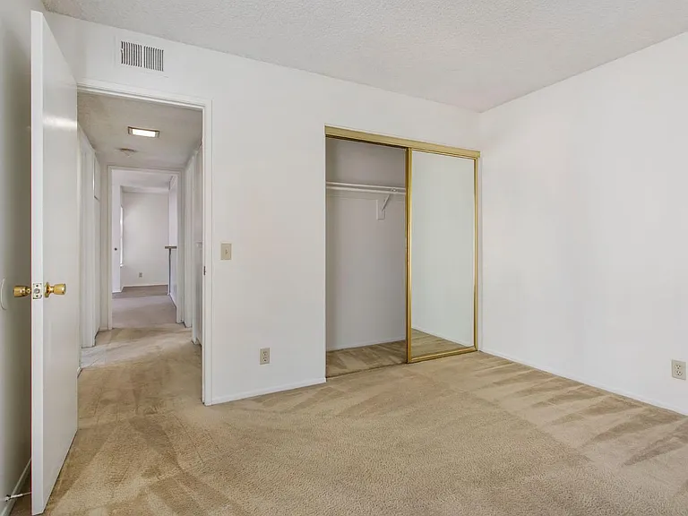 1130 E Alosta Ave — Photo 19