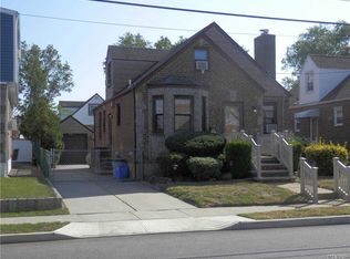 210 Ridge Ave, Valley Stream, NY 11581