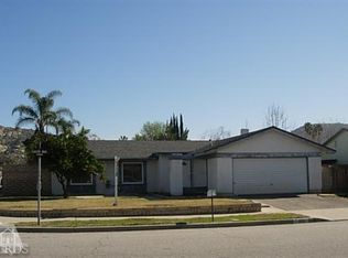 2054 N Suede Ave, Simi Valley, CA 93063