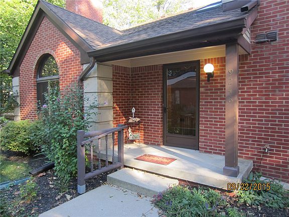 3rd image of 9246 Golden Woods Dr