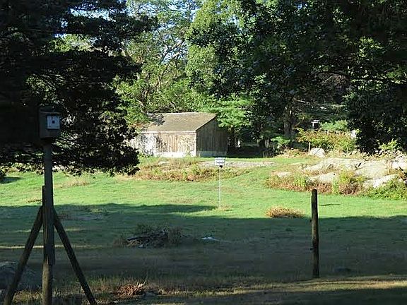 300 Briar Hill Rd  Groton CT