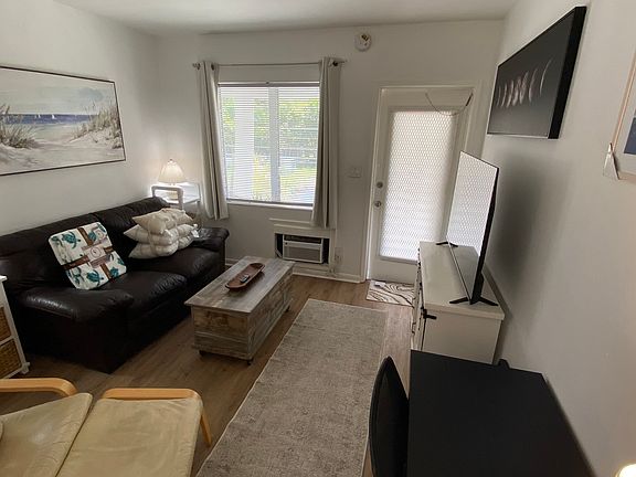 2nd image of 2705 SE 1st Ct APT 1