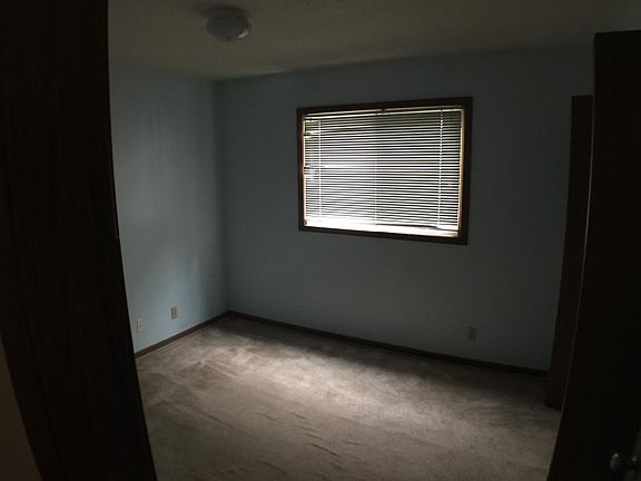 5th image of 806 9th Ave SE
