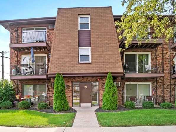 7005 99th St APT 5, Chicago Ridge, IL 60415