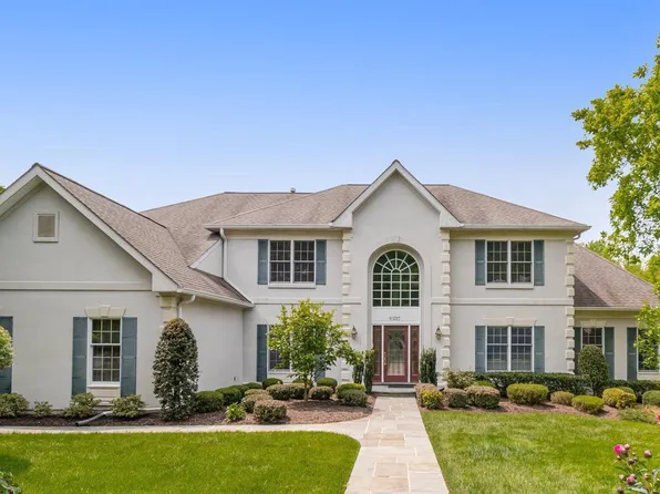 10317 Brittenford Dr, Vienna, VA 22182