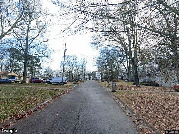 Exterior Neighborhood (street photo)