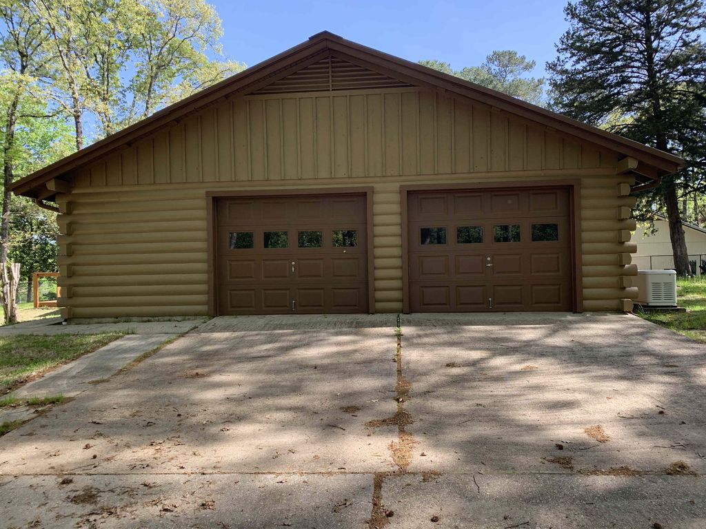 335 Arrowcrest Dr - Property Image