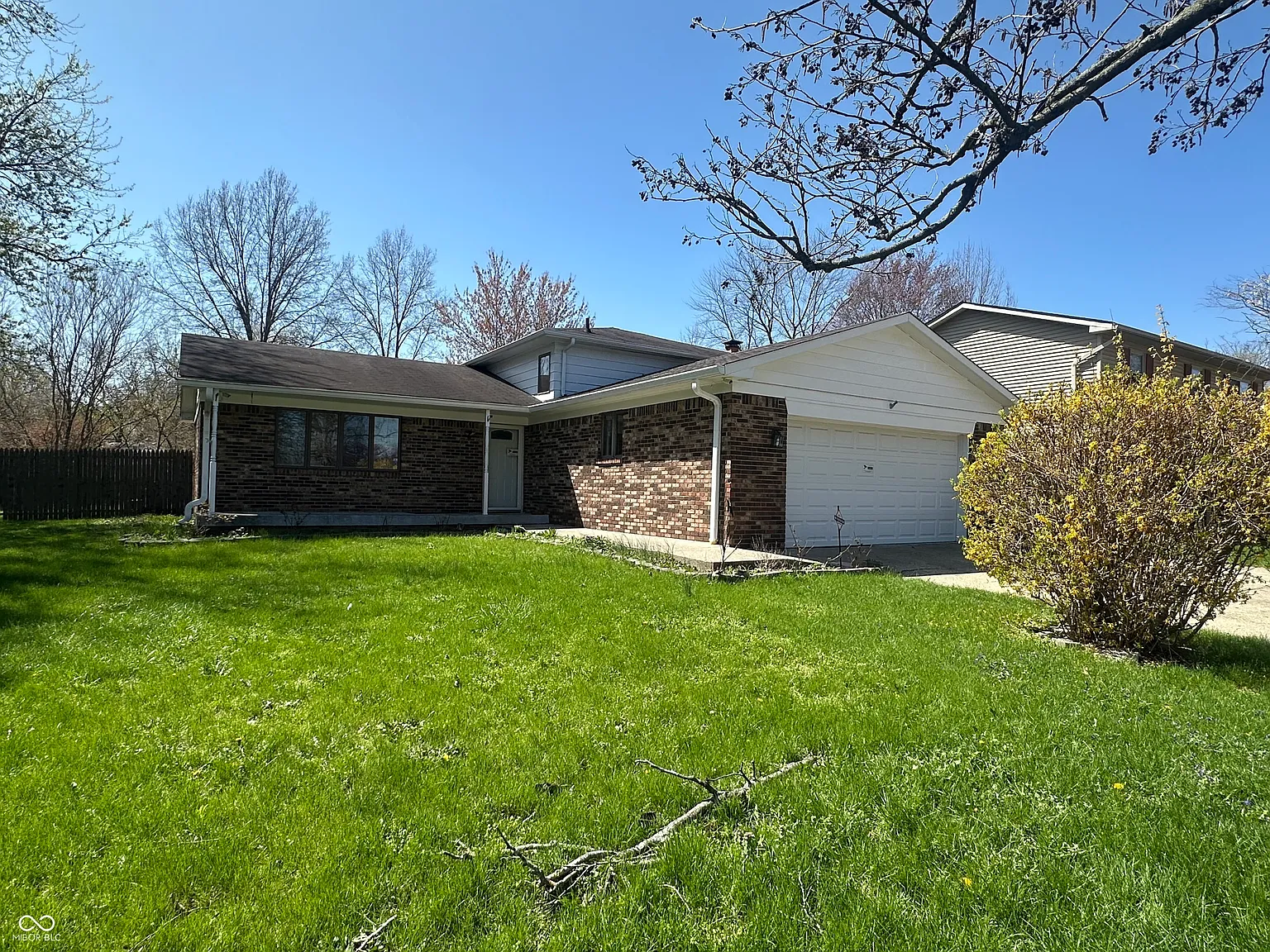 3413 Ivory Way photo 1