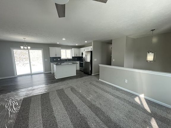 3rd image of 114 Maplewood Cir