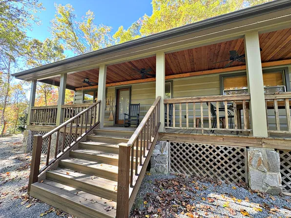1115 Camp Creek Rd, Whittier, NC 28789