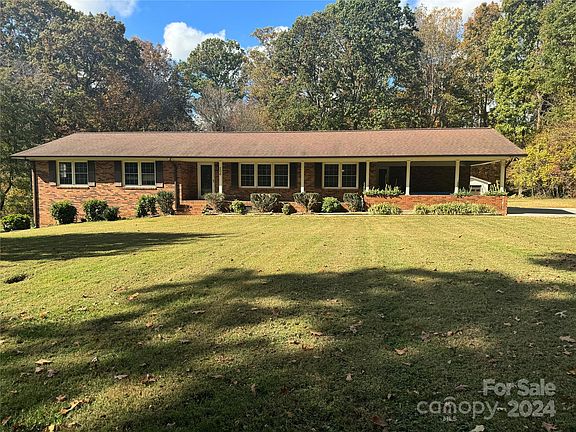 2nd image of 206 Bayberry Dr