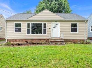 18605 Garden Blvd, Cleveland, OH