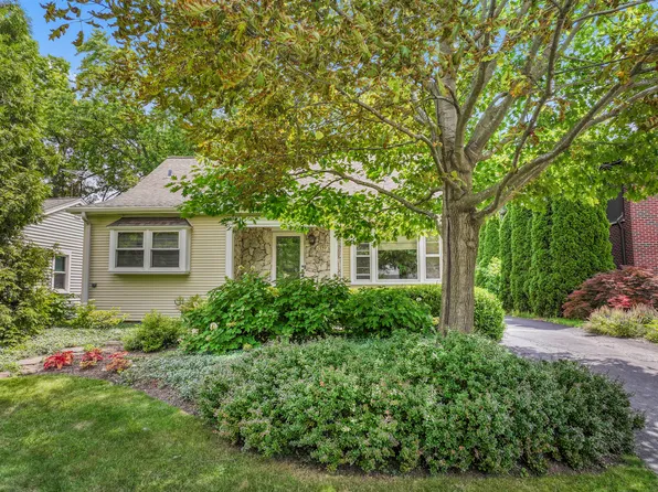 1339 N Dunton Ave, Arlington Heights, IL 60004