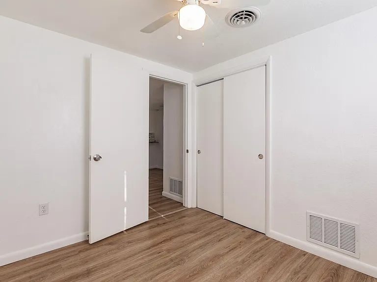 1611 Florence Ave #B — Photo 24