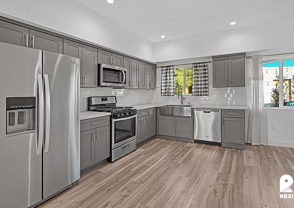 1st image of 1226 N Alexandria Ave #4