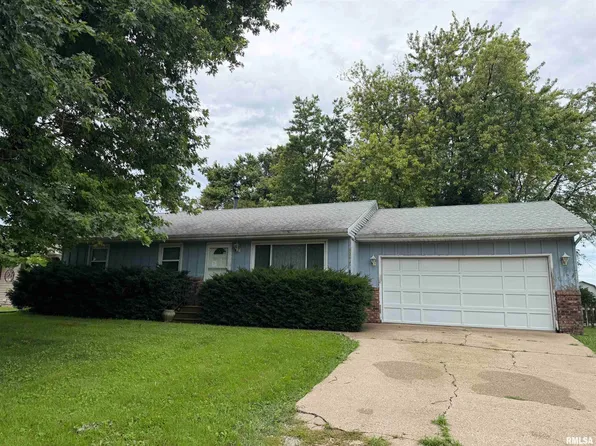 115 Jackson St, Deer Creek, IL 61733