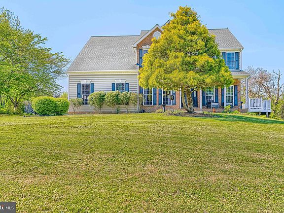 4th image of 208 Christopher Rd