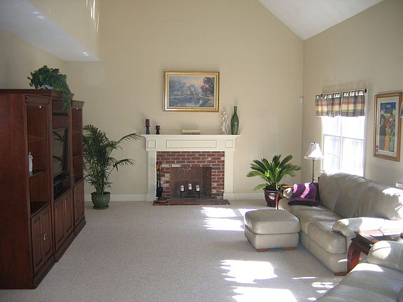 Step down to Fam. RM with vaulted ceilings