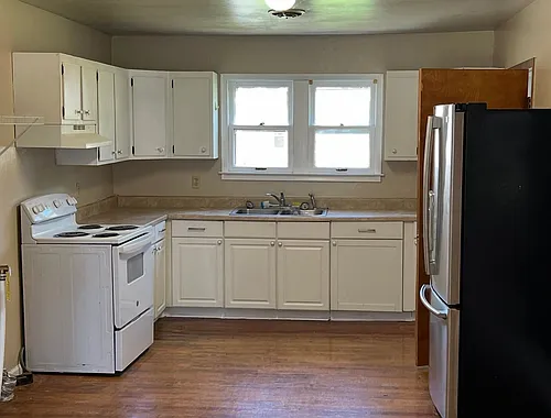1202 E 10th St #MAIN Photo 1 1202 E 10th St #MAIN Photo 1