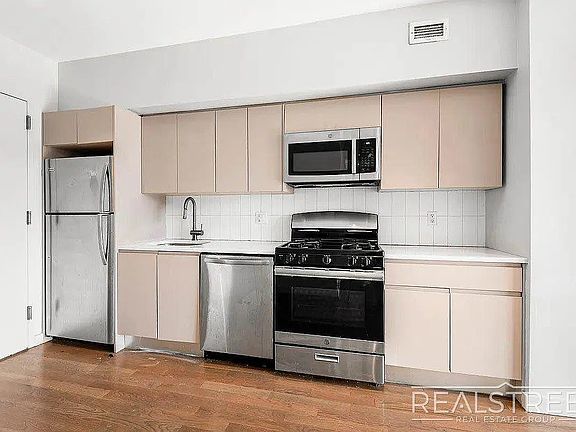 5th image of 594 Bushwick Ave APT 609