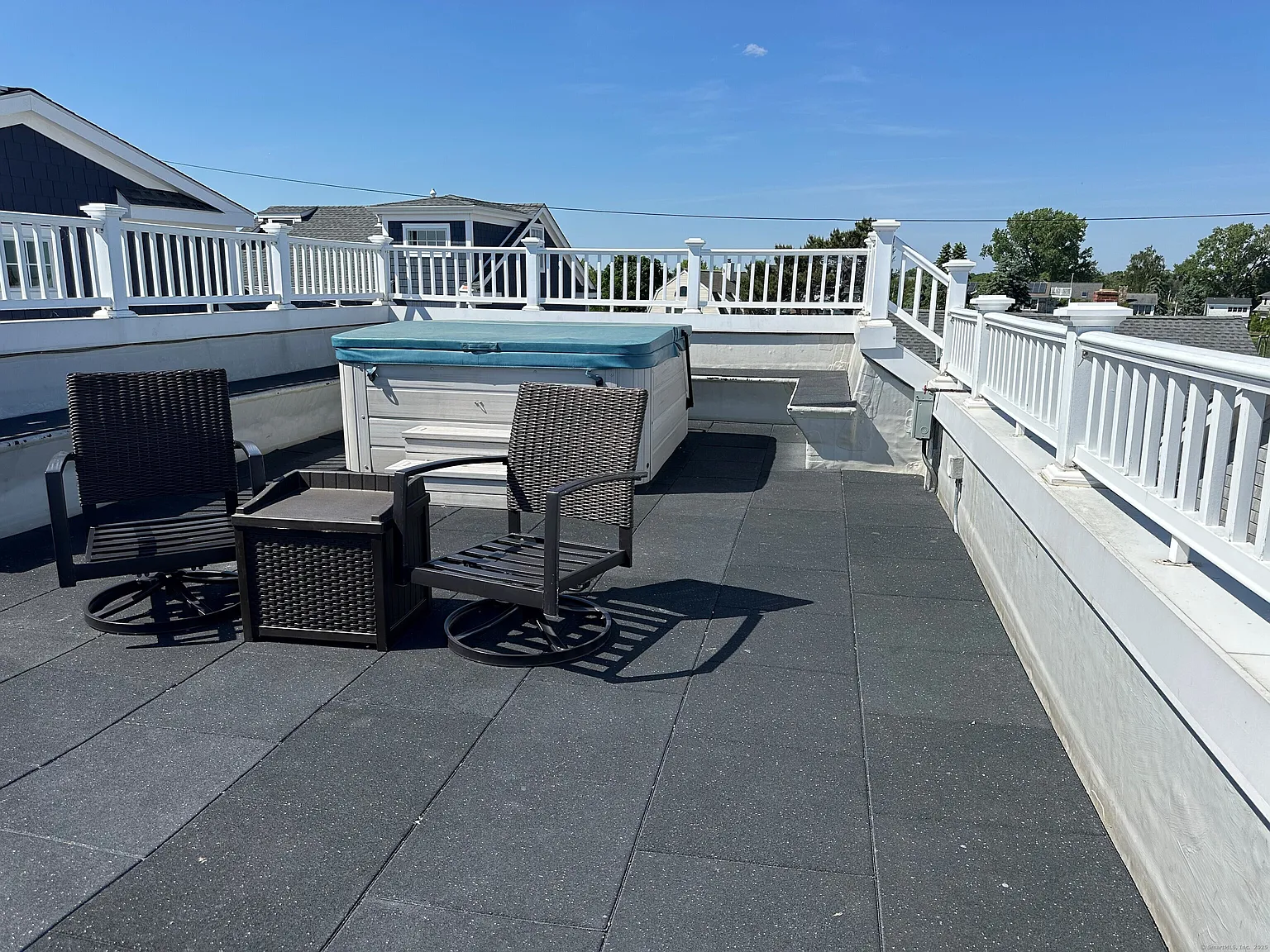 3 bed, 1.5 bath, 1560 sqft, $11,500 — Photo 3