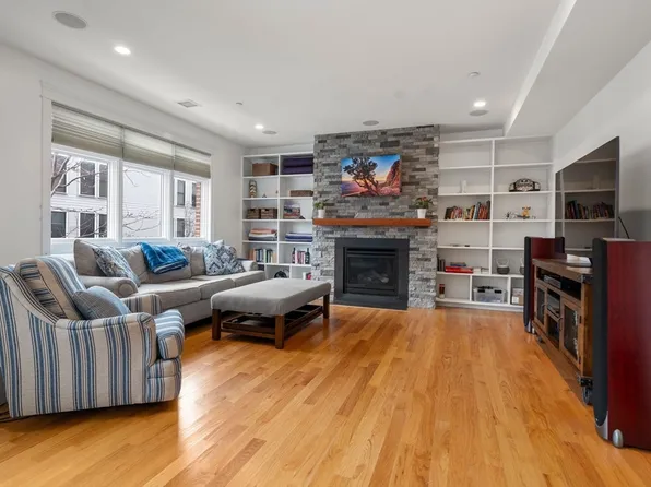 350 W 2nd St Unit 1, South Boston, MA 02127