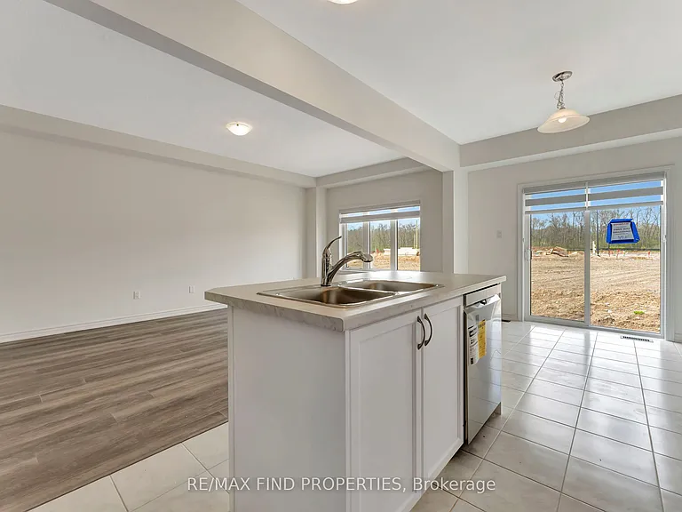 21 Dennis Ave — Photo 17