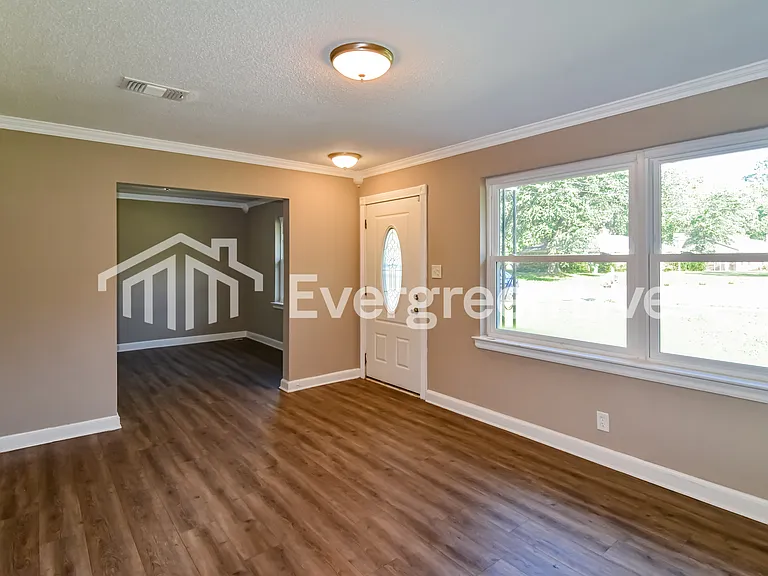 3708 Honeysuckle Rd — Photo 4