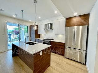 832 Grenfell Ave UNIT 2, Kelowna, BC V1Y 5J4