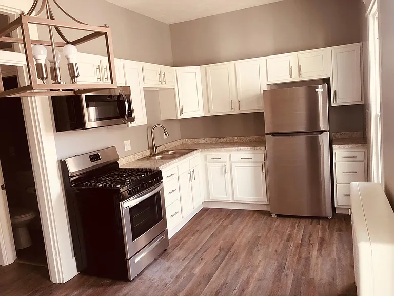 405 N Broadway St #B — Photo 5