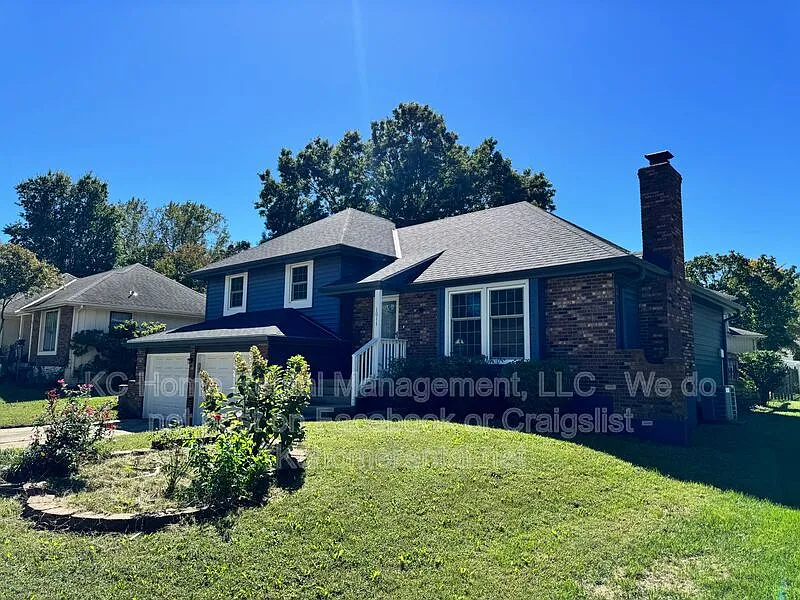 3 bed, 2.0 bath, $2,050 — Photo 3